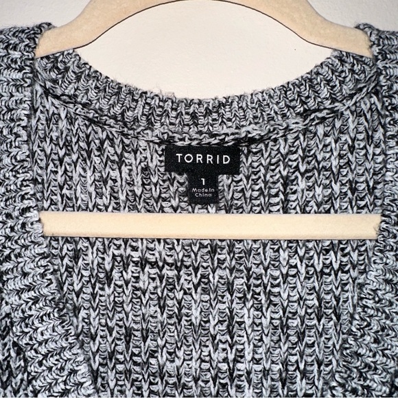 Torrid Gray Knit Sweater Size: 1 (XL) - Picture 3 of 5